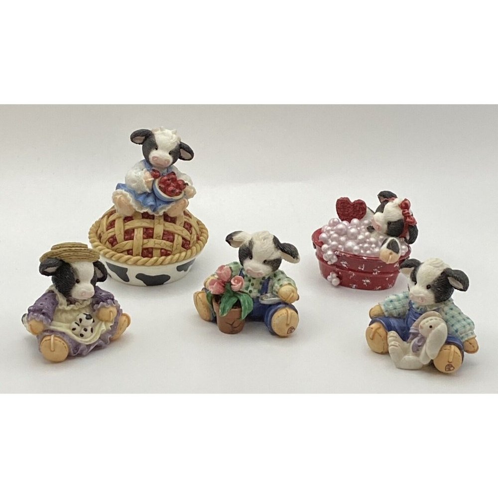 Vintage Mary’s Moo Moos Figurines Lot Gardening Baking Pie Rabbits Eggs Bathing